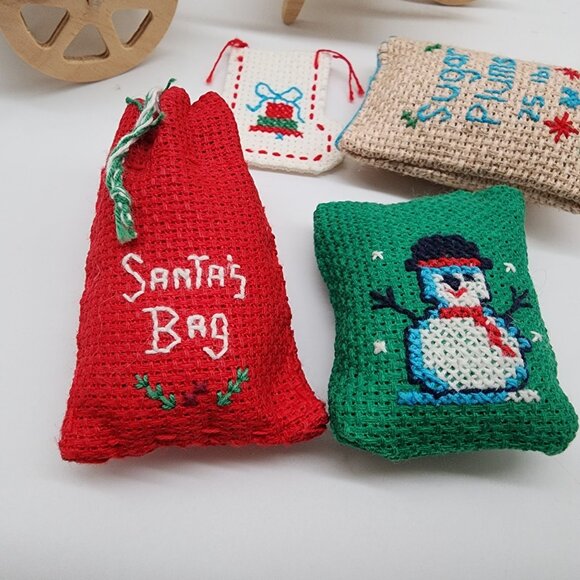 Miniature Christmas Decor Wooden Stands Needlepoint Chairs Pillows Doll House - Picture 10 of 10